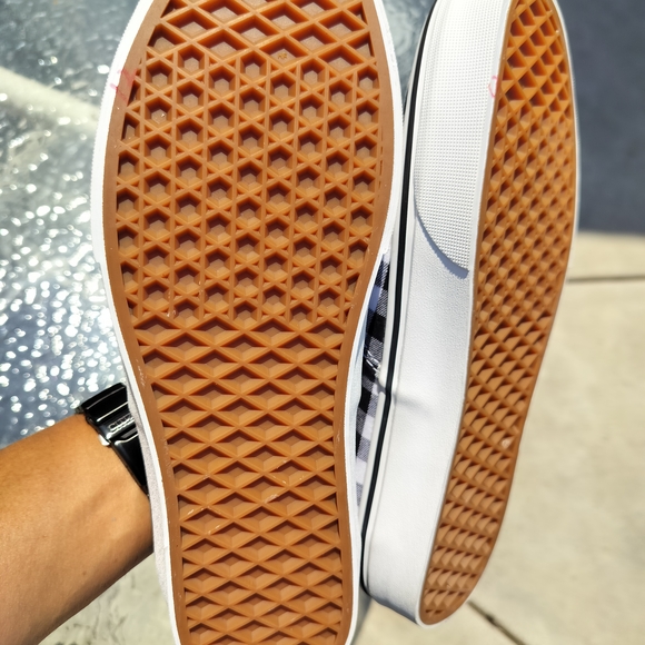 Vans Unisex Black and White Checkered Sneakers SzM-7.5 W-9. - Picture 7 of 12